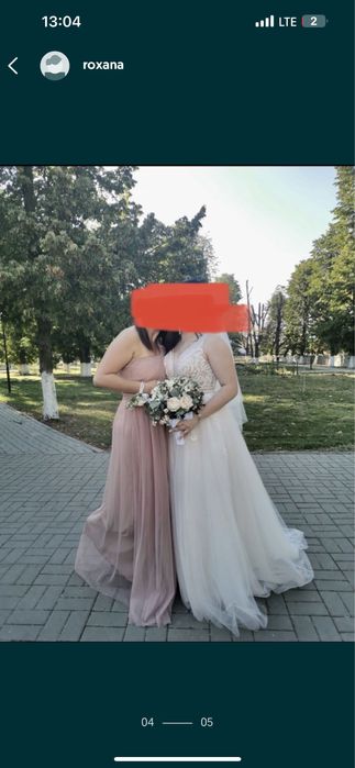 Vand rochie de mireasa ivory cu alb