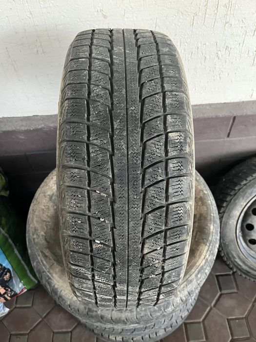 Продам зимние шины 215/60/16