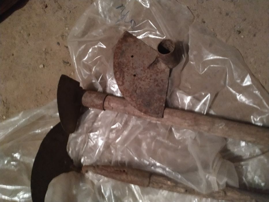 Мотыги, камни для заточки, мастерки. Б/у. Цены в объявлении