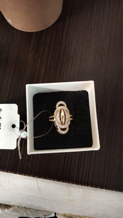 Продам золотое кольцо 585