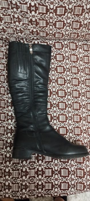 Теплые кожаные сапоги