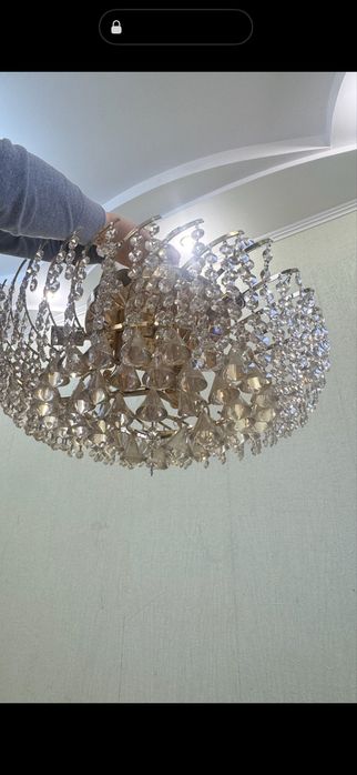 Продам люстра 9 лампов