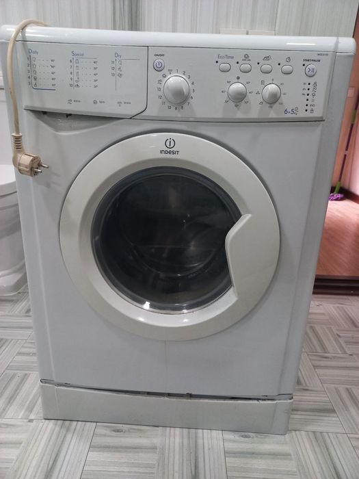 Indesit avtomat sotiladi 6+5