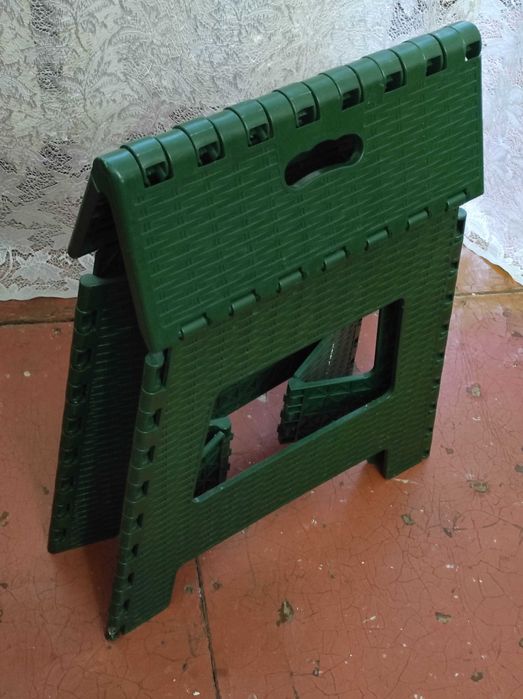 Табурет складной пластиковый