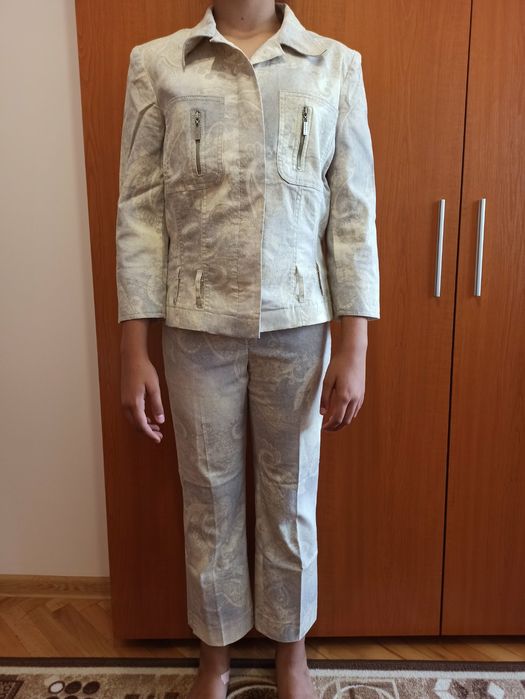 Дамски костюм Kensol