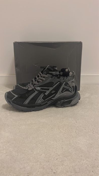 balenciaga runner