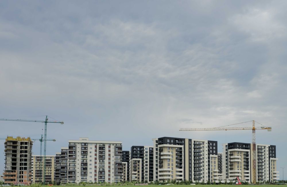 De vanzare 20000 mp intre  METRO Berceni si Kristal Residence.
