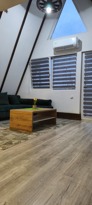YRA Cabană A-frame cu ciubăr de inchiriat