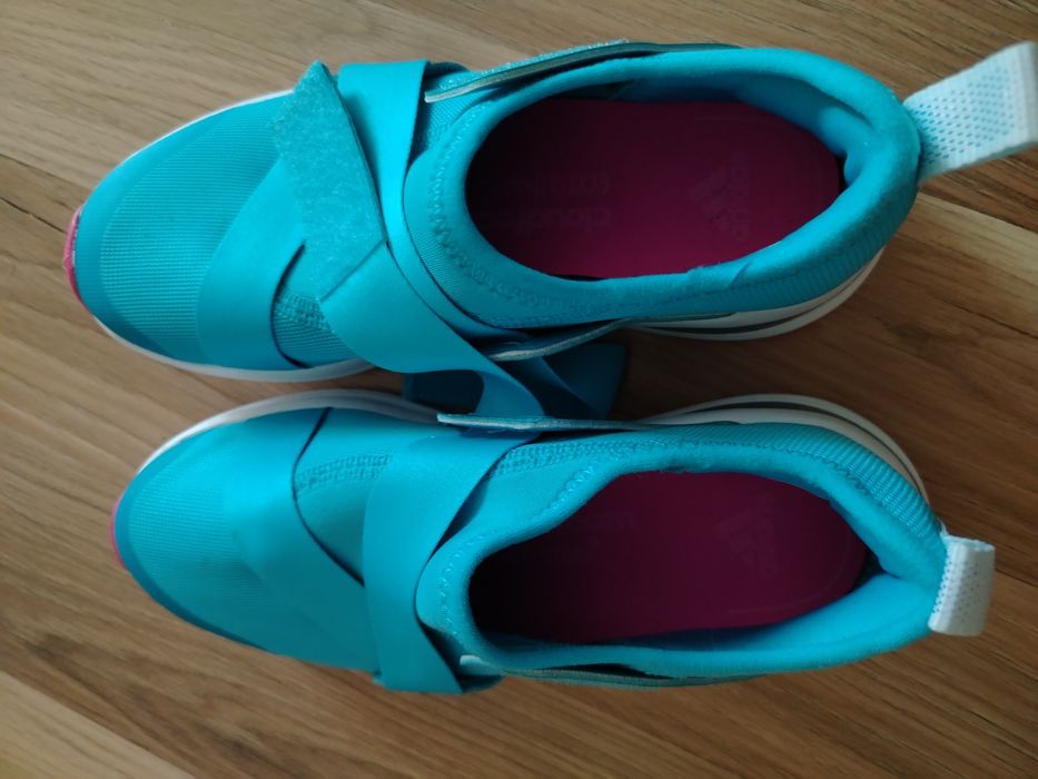 Нови Adidas маратонки, 35 номер