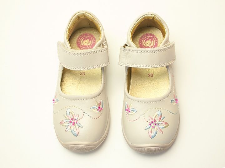 Детски обувки номер 24