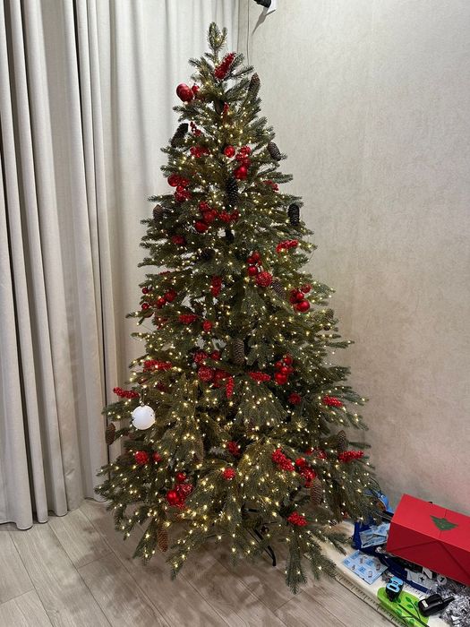 Красивая ёлка 210 см