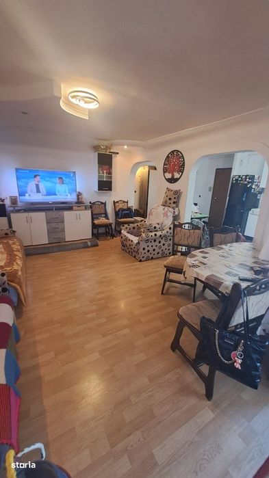 Basarab apartament 4 camere decomandat etaj intermediar