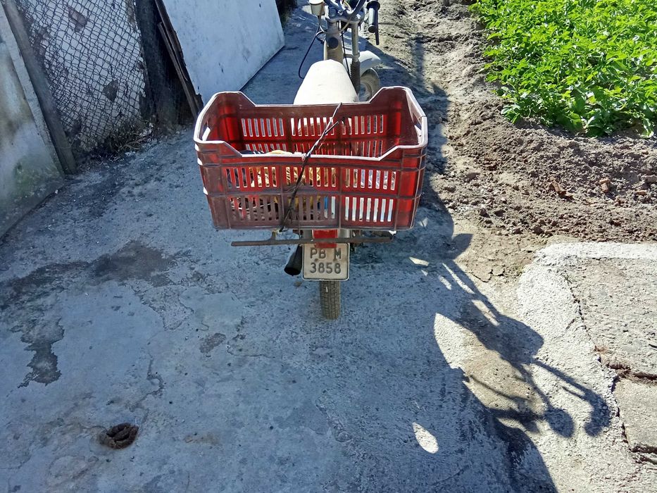 Продавам регистриран мотопед