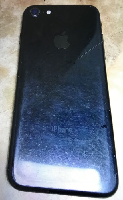 Продам Айфон 7 в хорошем сост