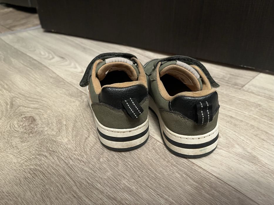 Продам кроссовки для мальчика!