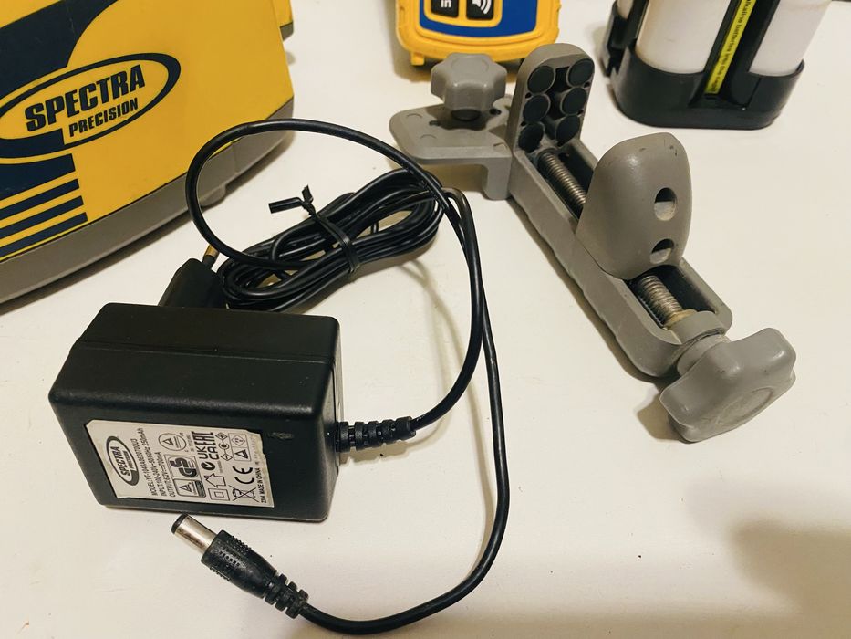 Spectra nivela laser LL 300 N