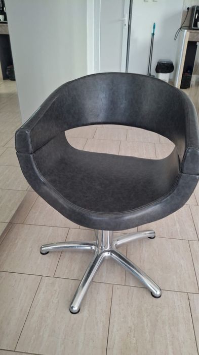 Фризьорски столове 2бр.