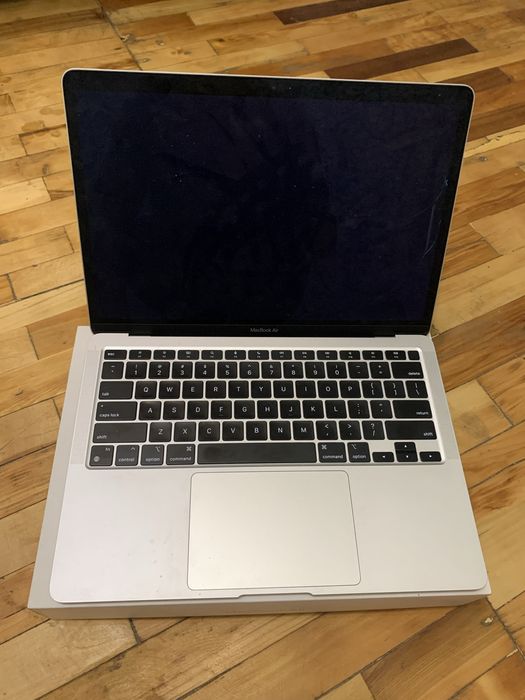 Продам  macbook air m1 8/256 бу