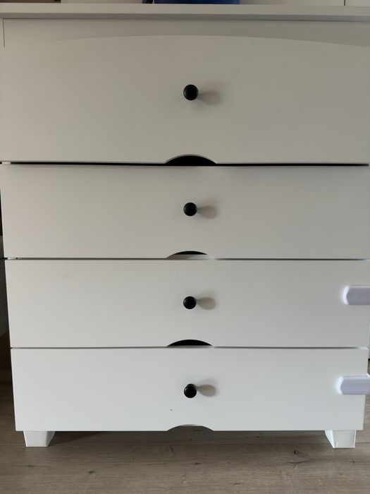 Скрин от МДФ с допълнителни дръжки