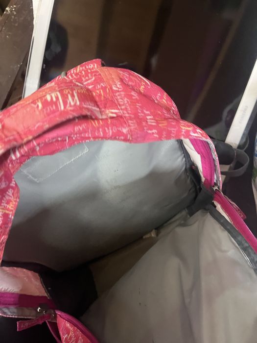 Раница подходяща за по-малки ученици