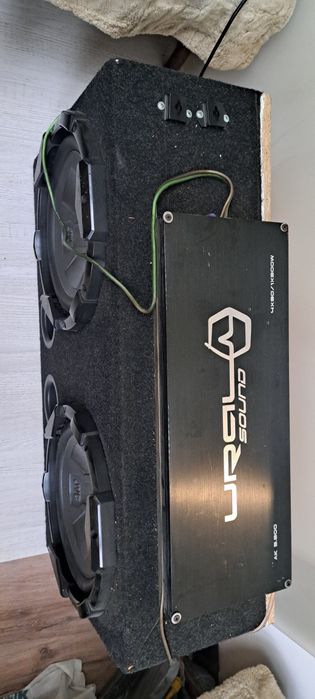 Продам сабвуфер с усилителем