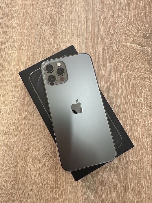 iPhone 12 pro в идеальном состоянии