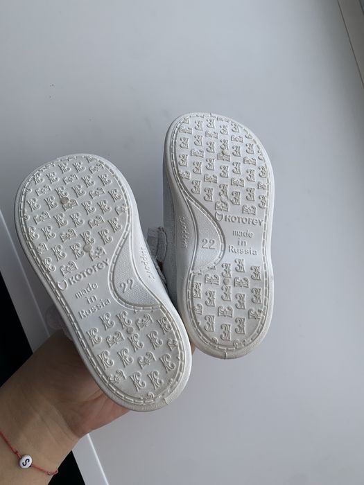 Продам новые детские туфли