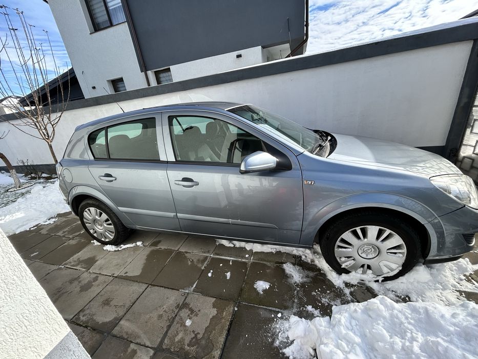 Vand opel astra h hatchback 1,6 benzina 2008