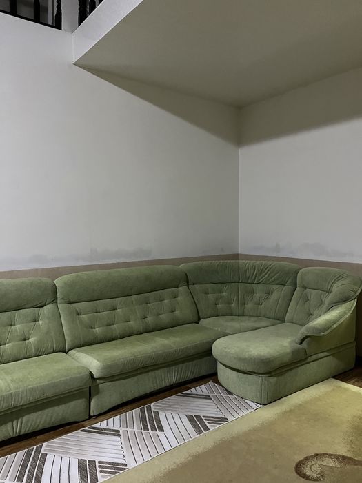 Мягкий уголок диван