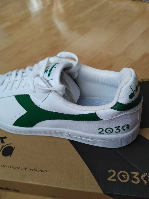 Vând adidași Diadora