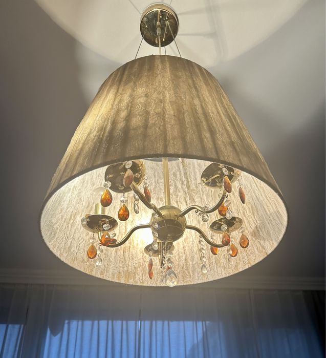 Полилей с кристали