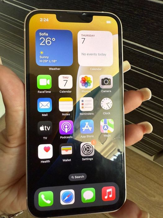 Продавам Iphone 13