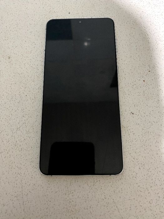 S21 plus sotila xolati yaxwi usta kormagan karobka yo pasport beriladi