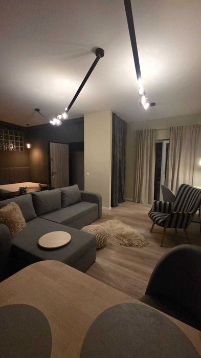 Studio premium de închiriat, 40 mp, Etaj 1, grădină privată și parcare, Europa