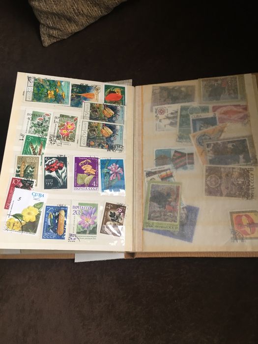 Класьор с пощенски марки от 1974г.