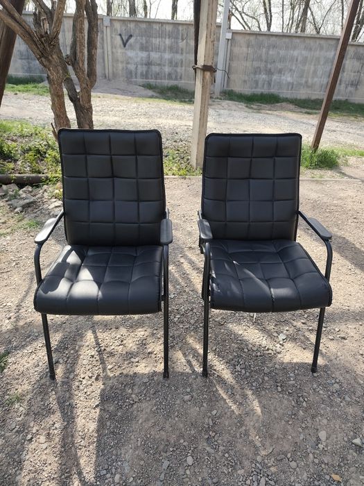 Офисный стул В01-F