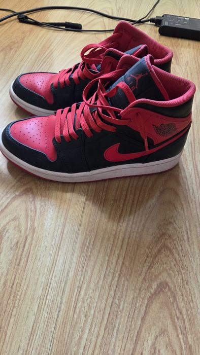 Jordan 1 Mid "Alternate Bred"