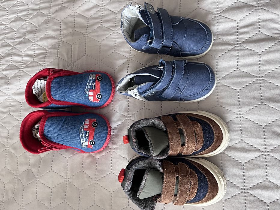 Обувки за момче номер 20
