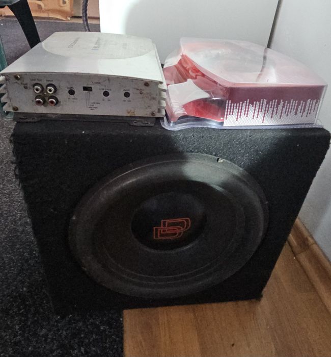Amlpificator + subwoofer +Kit instalare