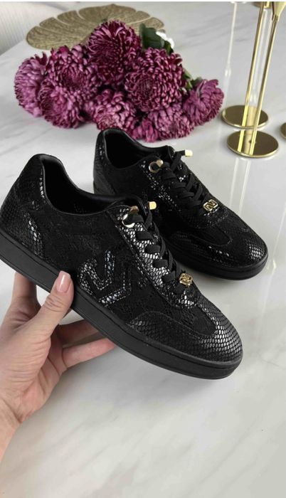 Кроссовки женские. Размер 38. Новые. Nursace