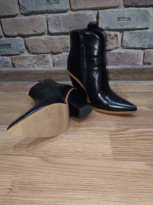 Продаю женские ботильоны