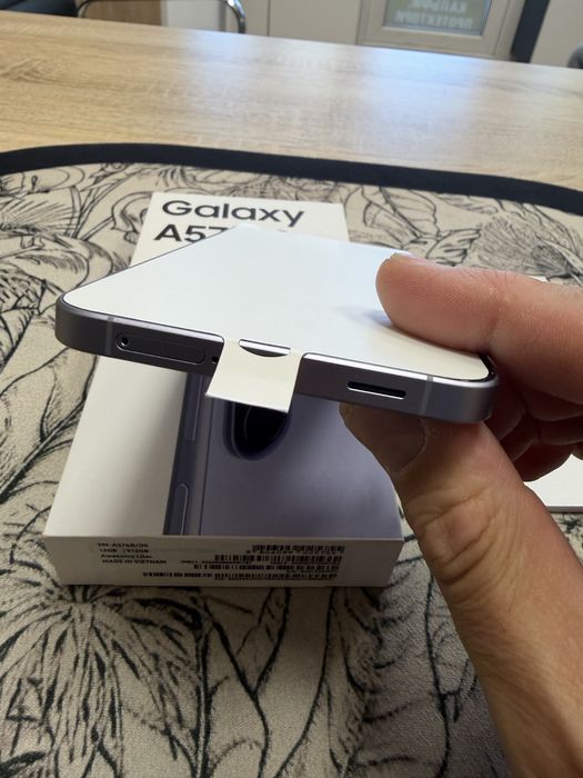 Samsung Galaxy A57 5G 12/512gb - нов с гаранция от Технополис