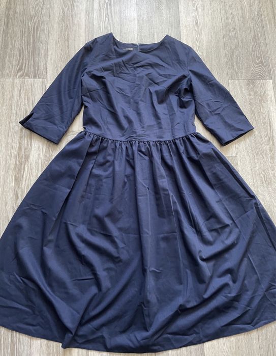 Продам женские платья