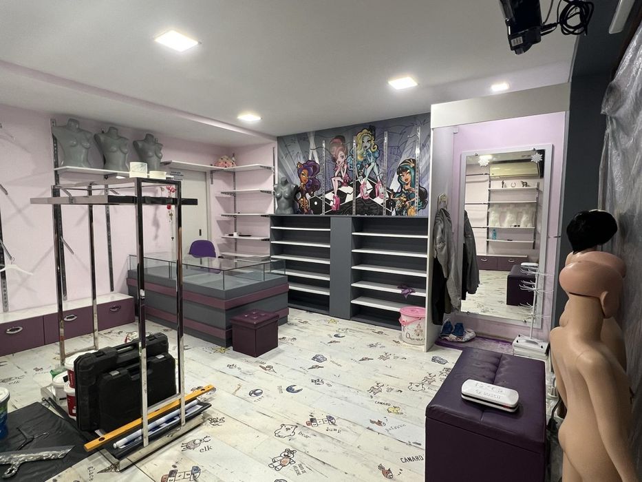 Обзавеждане за детски магазин