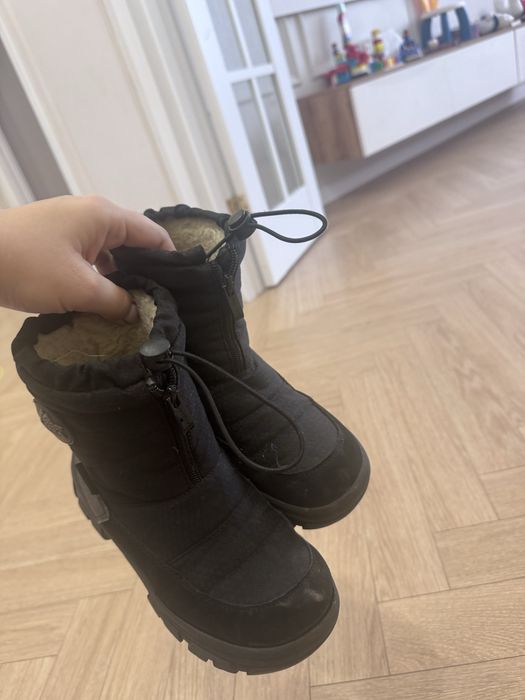 Отдам две парф обуви 32 размер