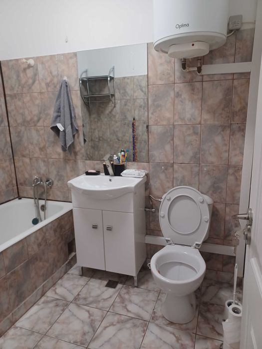 Inchiriez garsoniera in Drobeta Turnu severin zona bisericii de carton