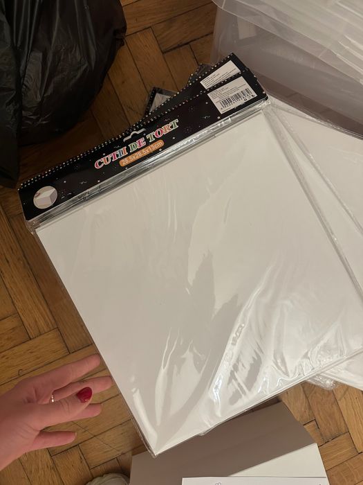 85 buc Cutii cadou/ tort premium albe cu autoformare