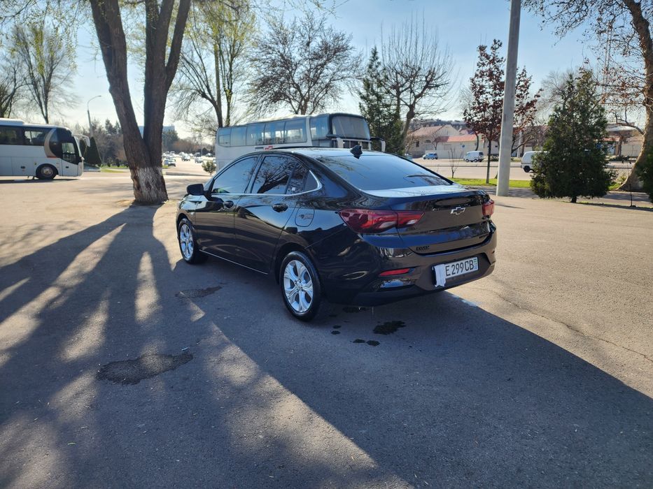 Onix premier 2 plus sotiladi