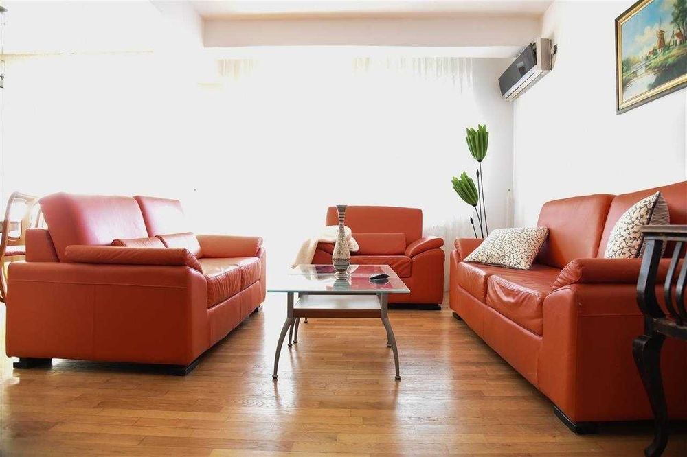 Дава се под наем Двустаен апартамент в Бургас, Изгрев - 58 кв.м за 153 € - Снимка #1