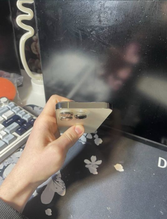 Айфон 14 про золотой цвет